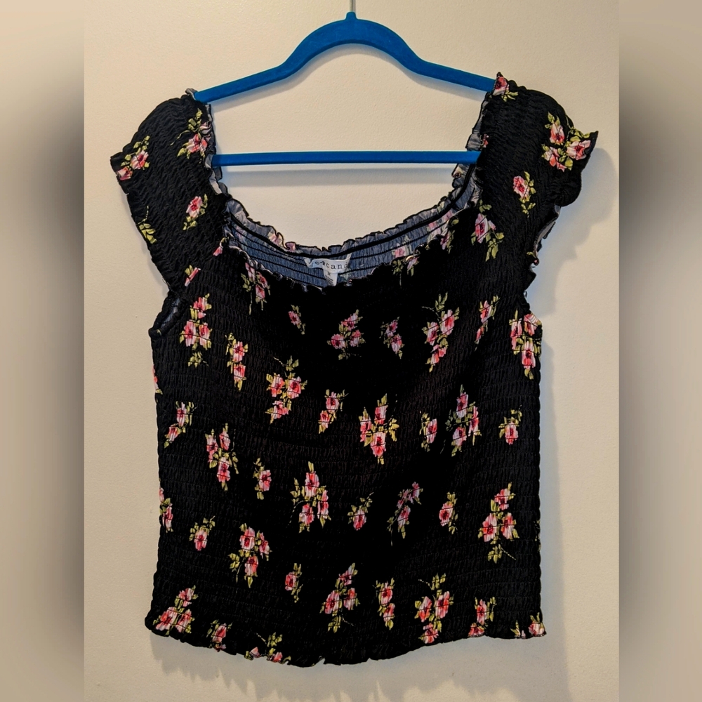 Floral Black Crop Top Size 3X